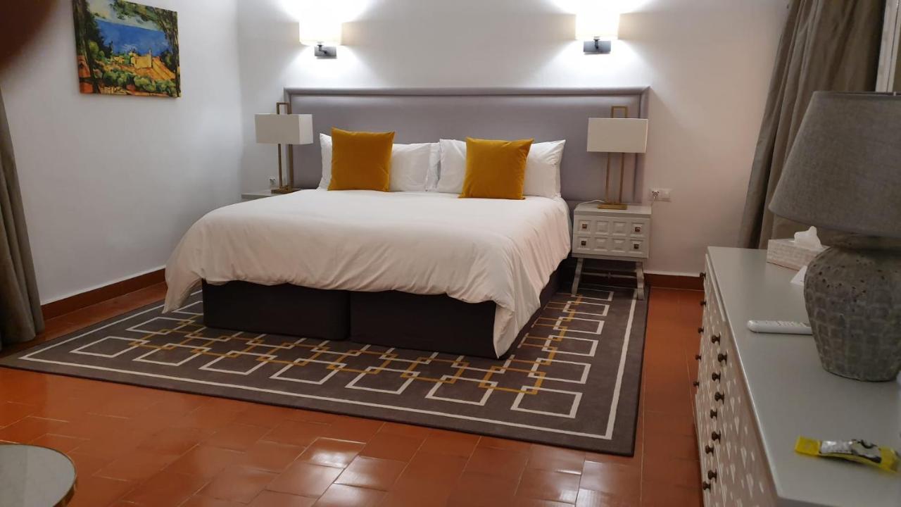 La Roca Rara - 8 Bedroom Villa