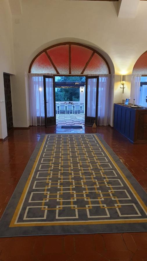 Villa La Roca Rara - 8 Bedroom